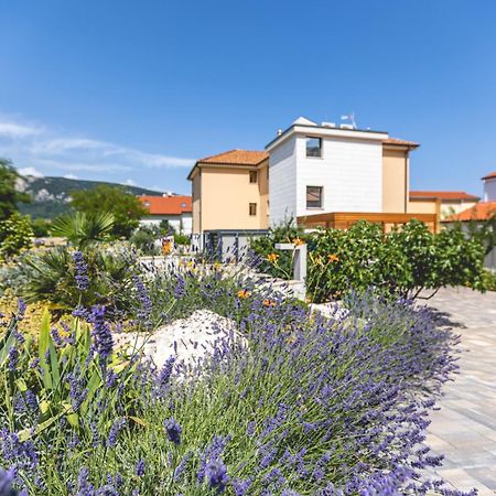 Vila Iris Baska Bagian luar foto